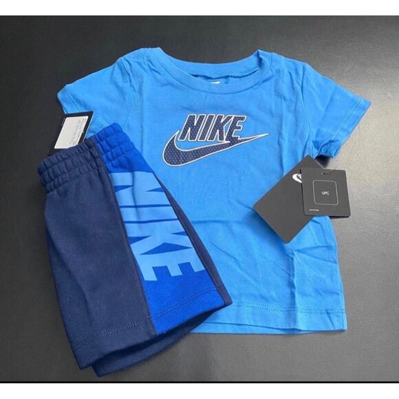 NWT Nike Athletic Set Baby Boys Size 12M